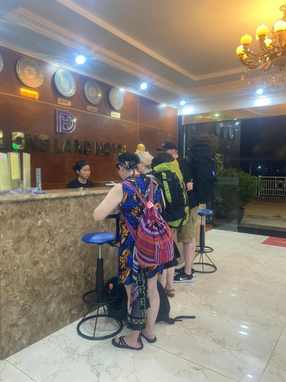 Ha Long Land Hotel エクステリア 写真
